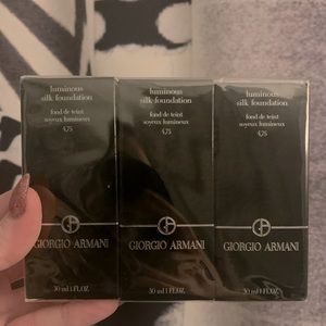 Giorgio Armani Luminous Silk Foundation shade:4.75